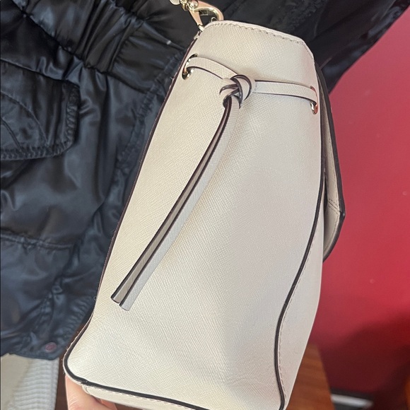 EUC Elegant Kate Spade leather Cream Crossbody Bag - Picture 6 of 16